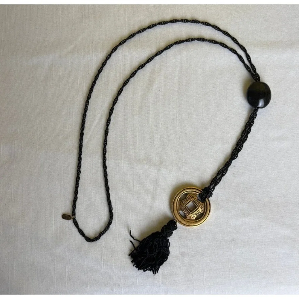 Vintage Doncaster Heavy Medallion Necklace Black Metal‎ Chain Gold Tone